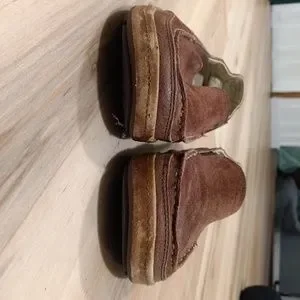 OluKai | Shoes | Olukai Puhalu Brown Suede Moccasin Slide  display picture 1